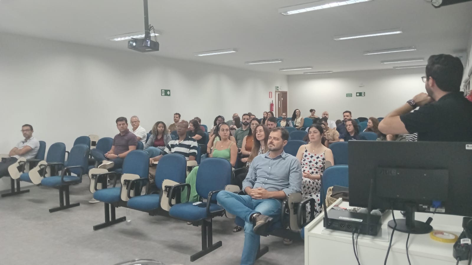 Gentileza solicitar descri&ccedil;&atilde;o da imagem